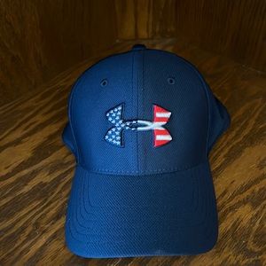 Under Armour Mens Baseball Hat. Size M/L. Navy with Stars and Stripes Emblem.